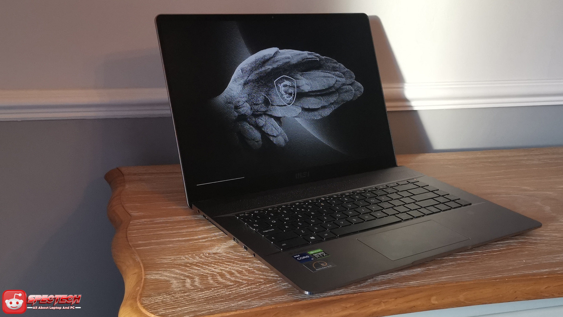 MSI Creator Z16 A11UET: Laptop Kreator Berdesain Futuristik
