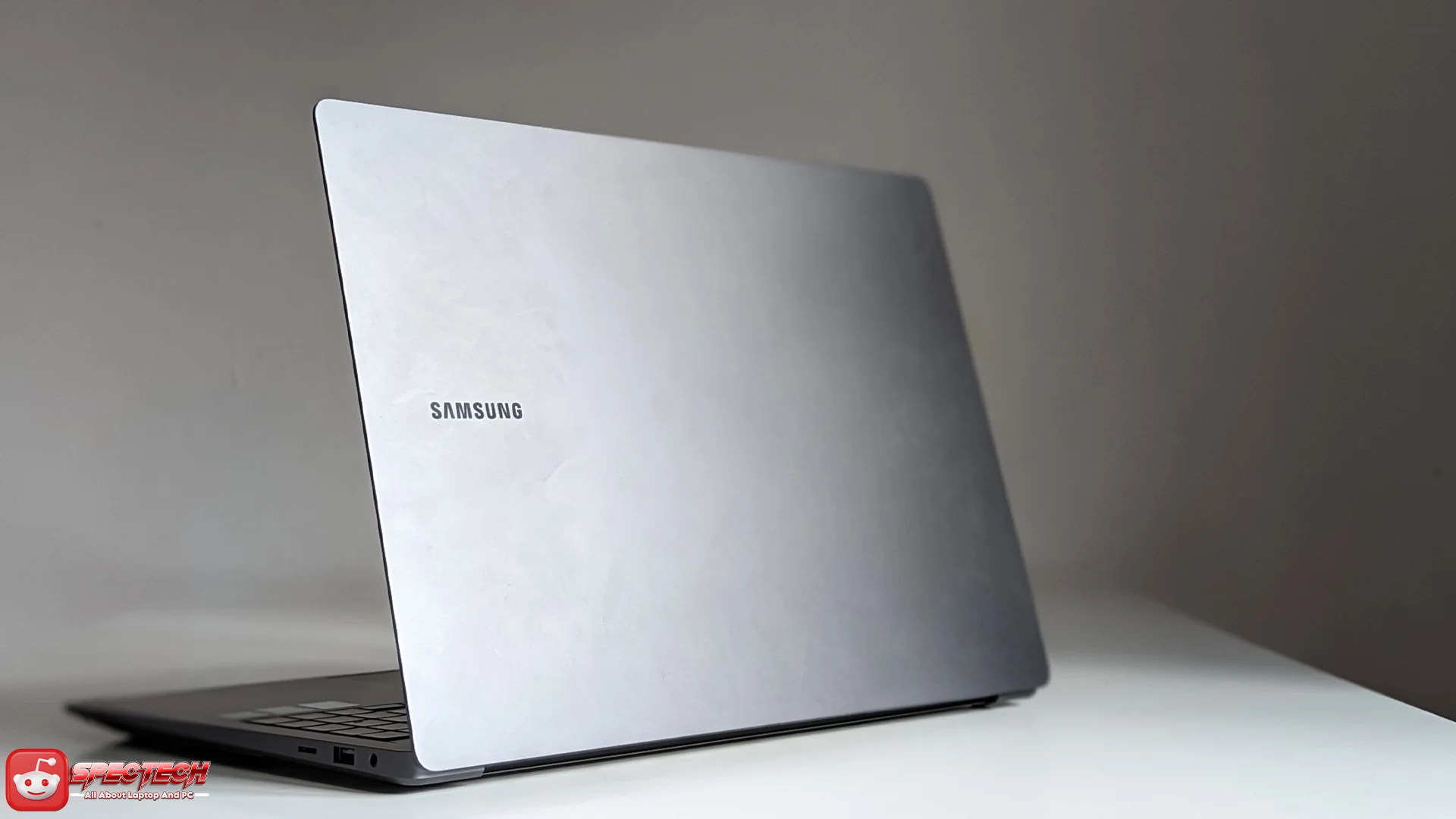 Samsung Galaxy Book 3 Ultra: Detail Desain Paling Menarik